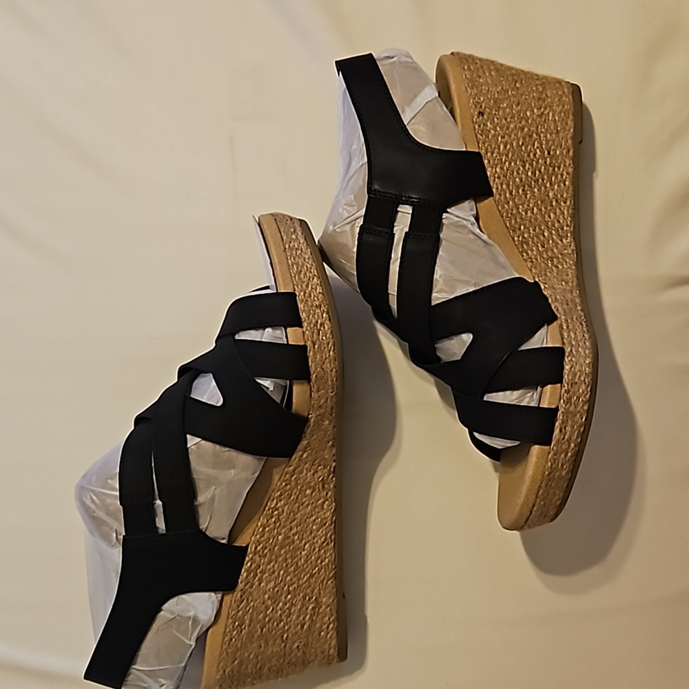 Cute Wedges! Practically New Dr. Scholls